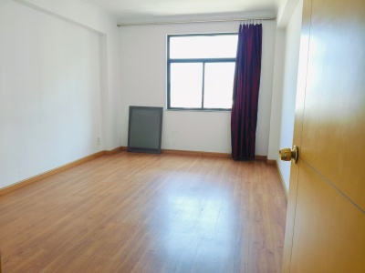 3室2廳2陽(yáng)臺(tái) 金實(shí)小區(qū)宏實(shí)園