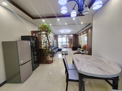 4室2廳1陽(yáng)臺(tái) 拓東大城二期