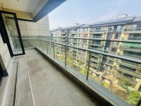 4室2廳3陽臺 華夏四季二期陽臺