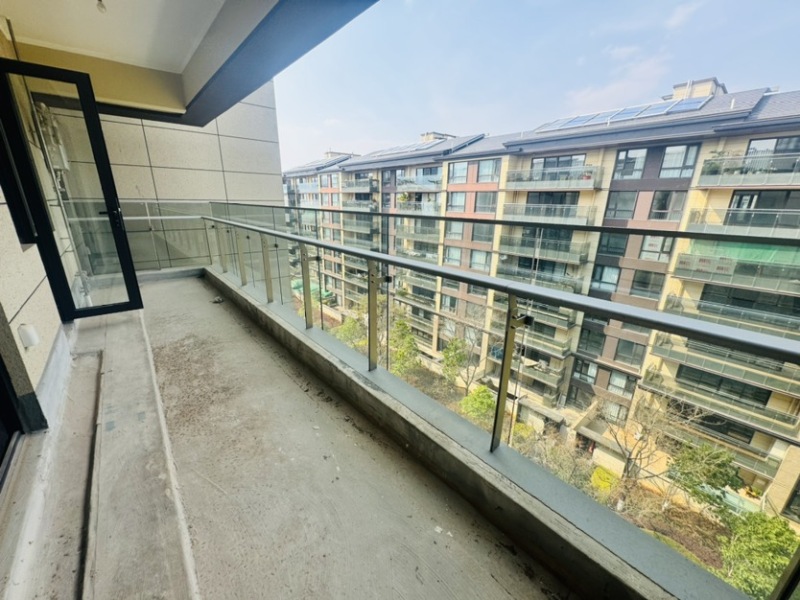 4室2廳3陽臺 華夏四季二期陽臺