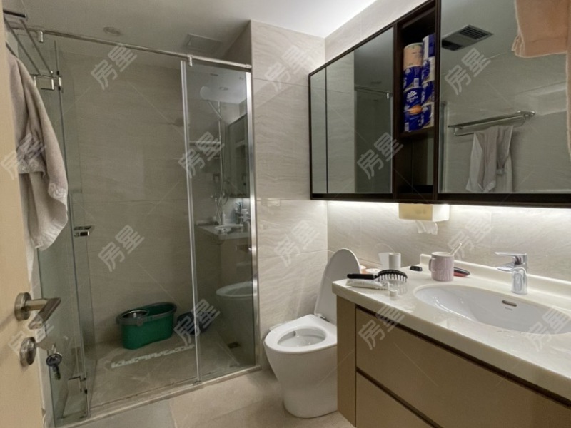 4室2廳2陽臺 俊發(fā)逸天峰衛(wèi)生間