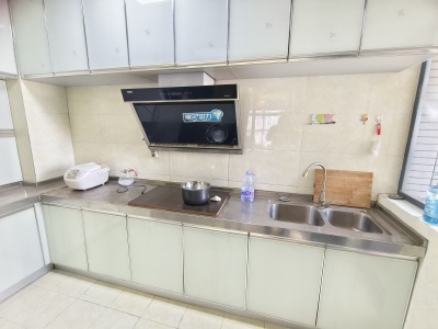 3室2廳2陽(yáng)臺(tái) 海運(yùn)花園