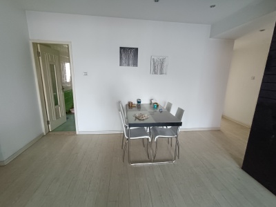 4室2廳2陽臺(tái) 世紀(jì)俊園