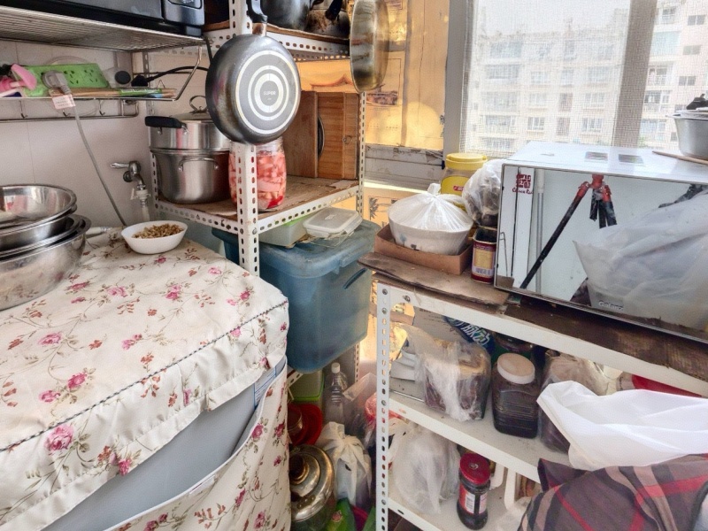 3室2廳 法苑小區(qū)東區(qū)陽(yáng)臺(tái)