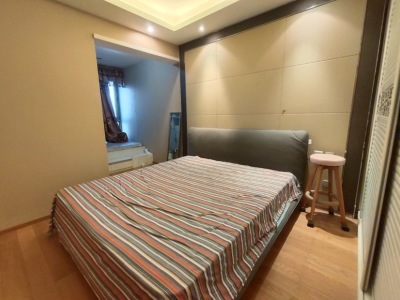 2室2廳1陽臺 七彩俊園