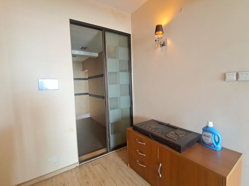 3室2廳2陽(yáng)臺(tái) 上東城臥室