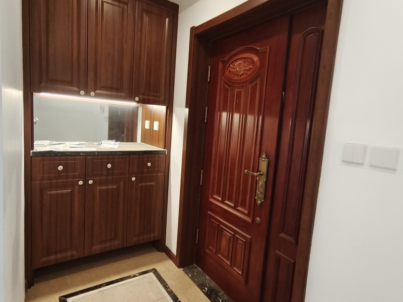 4室2廳2陽(yáng)臺(tái) 中海龍泉公館門廳