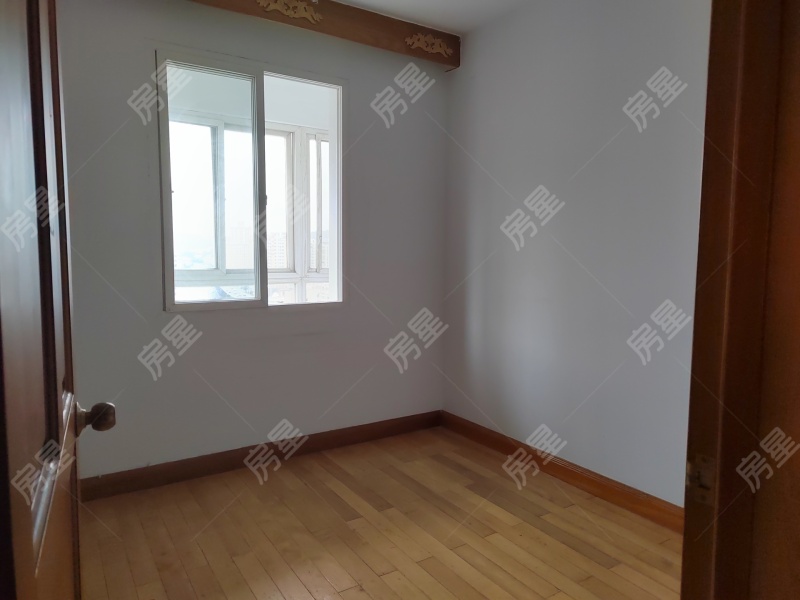 6室3廳3陽(yáng)臺(tái) 金康園臥室