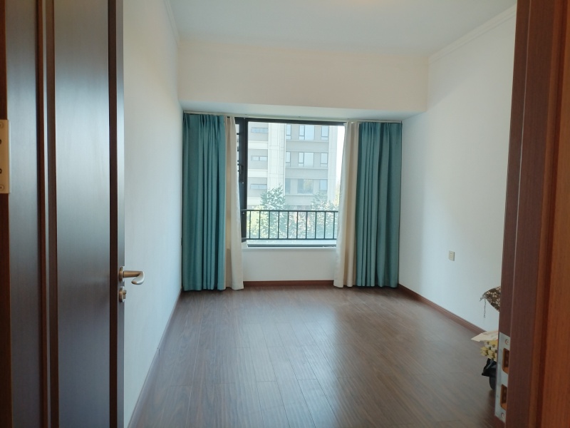 4室2廳2陽臺 萬科翡翠一期臥室