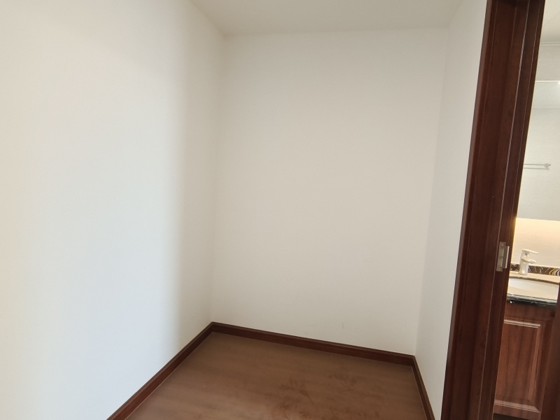 4室2廳2陽(yáng)臺(tái) 中海龍泉公館書房