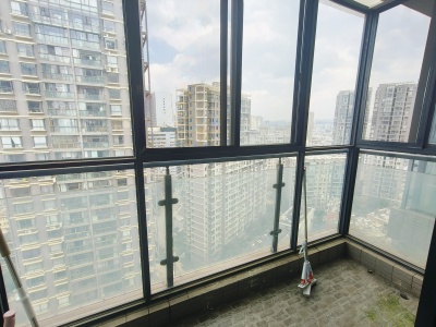 1室1廳1陽臺(tái) 上東城