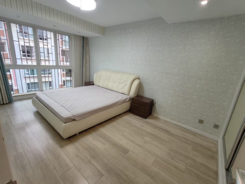 5室2廳3陽臺(tái) 香檳小鎮(zhèn)別墅臥室