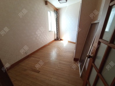 6室3廳3陽(yáng)臺(tái) 金康園臥室