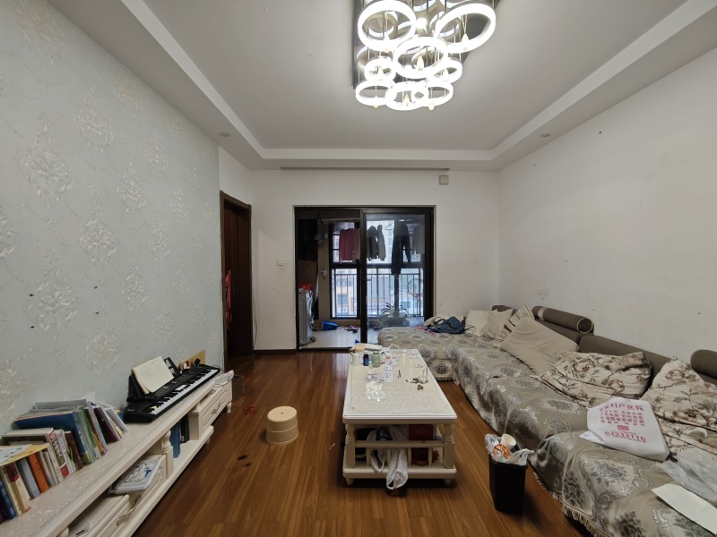 3室2廳2陽臺(tái) 魅力之城二、四期客廳