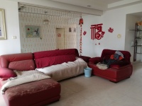 4室2廳2陽臺 華都花園A區(qū)客廳