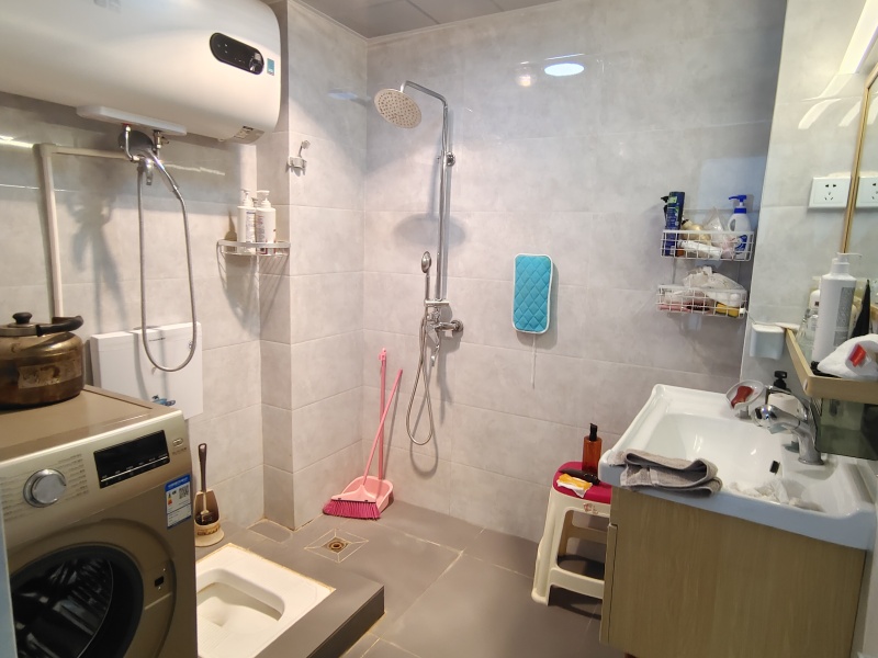 4室2廳1陽臺(tái) 金庭小區(qū)衛(wèi)生間