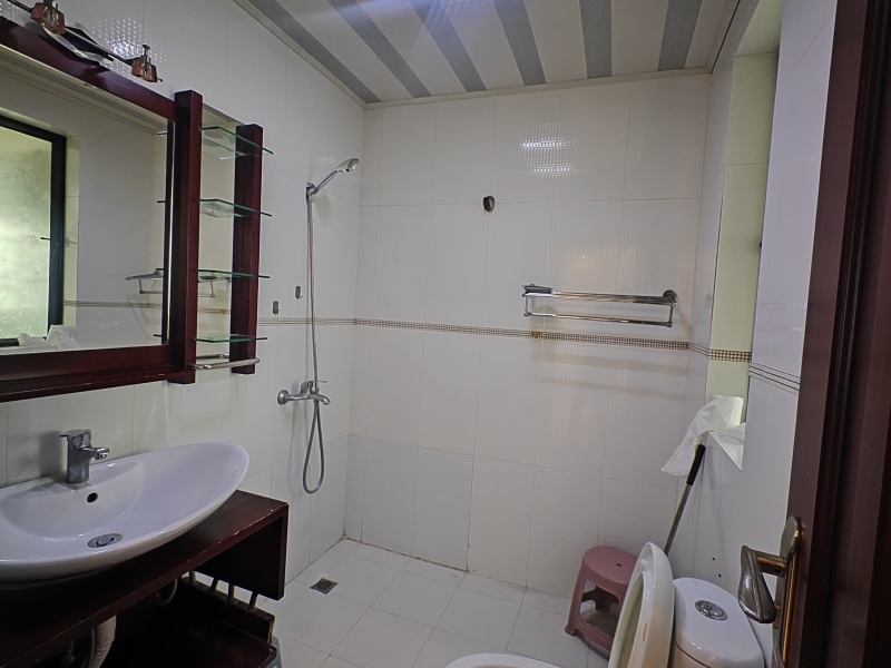 3室1廳1陽臺(tái) 實(shí)力郡城衛(wèi)生間