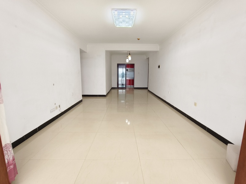 3室2廳1陽臺 溪畔麗景客廳