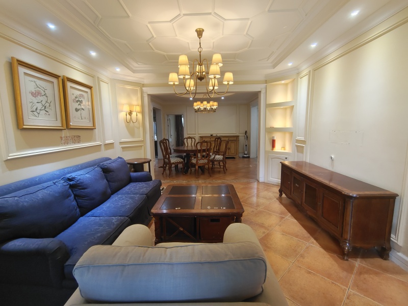 3室2廳1陽臺 金域緹香客廳