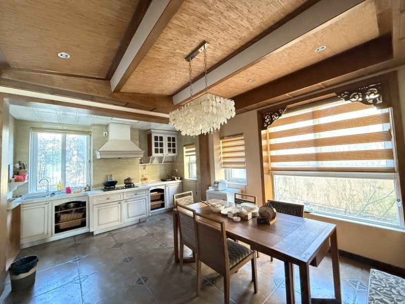 4室2廳1陽(yáng)臺(tái) 野鴨湖小區(qū)別墅廚房