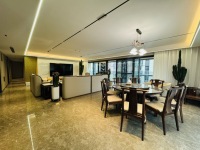 4室2廳2陽臺(tái) 華夏四季三期客廳