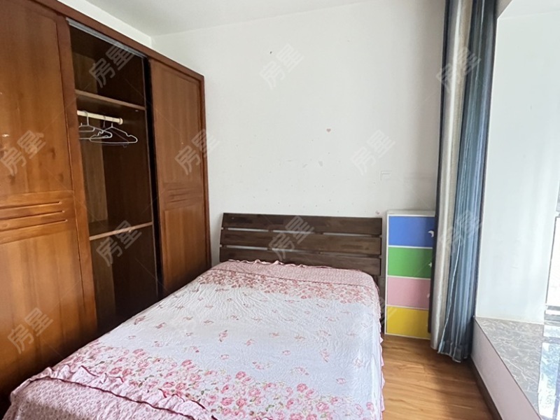 2室2廳1陽臺 融城優(yōu)郡臥室