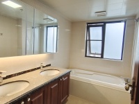 4室2廳2陽(yáng)臺(tái) 中海龍泉公館衛(wèi)生間