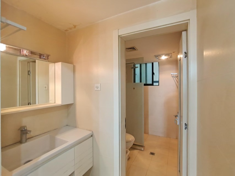 3室2廳2陽(yáng)臺(tái) 上東城衛(wèi)生間