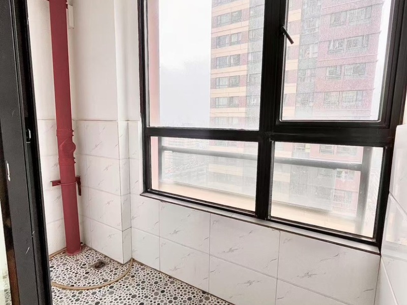 3室2廳1陽臺 葡萄街區(qū)天宇康苑陽臺