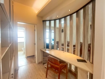 3室2廳2陽(yáng)臺(tái) 上東城書房