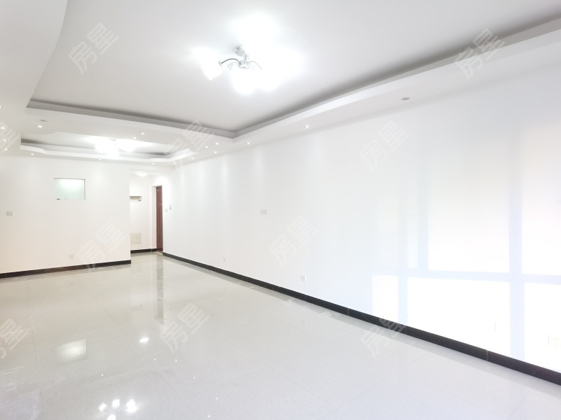 3室2廳1陽(yáng)臺(tái) 同德昆明廣場(chǎng)B區(qū)客廳