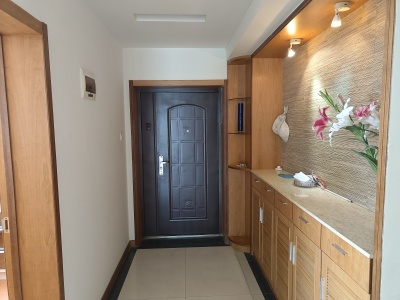 4室2廳2陽臺 湖畔之夢門廳