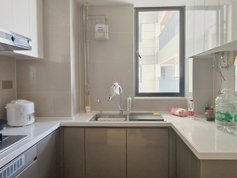 3室2廳2陽臺 招商雍華府廚房