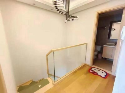 2室2廳2陽(yáng)臺(tái) 濱江俊園香儂組團(tuán)門廳