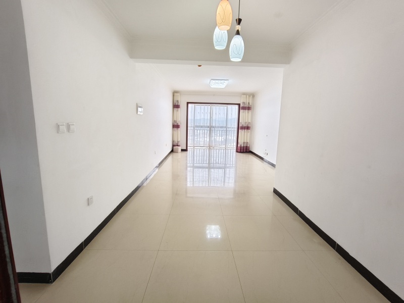 3室2廳1陽臺 溪畔麗景餐廳
