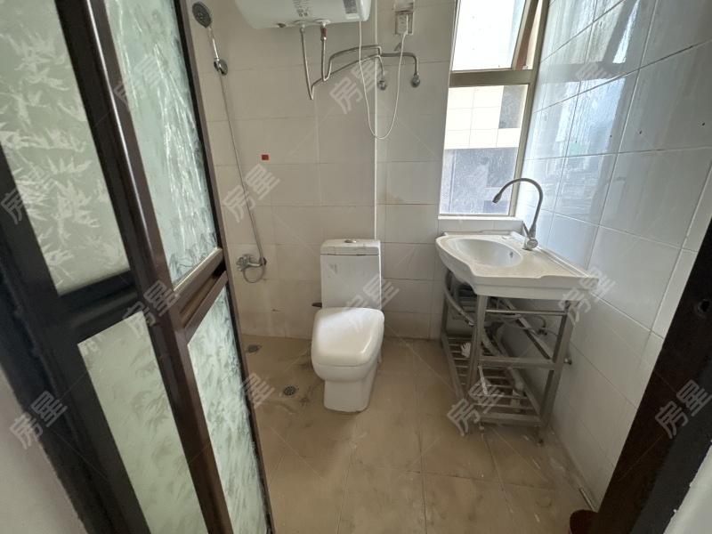 2室2廳1陽臺 七彩之門衛(wèi)生間