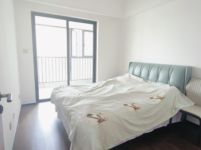 3室2廳2陽臺 招商雍華府臥室