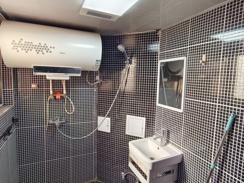 1室1廳 江東鳴翠園東區(qū)衛(wèi)生間