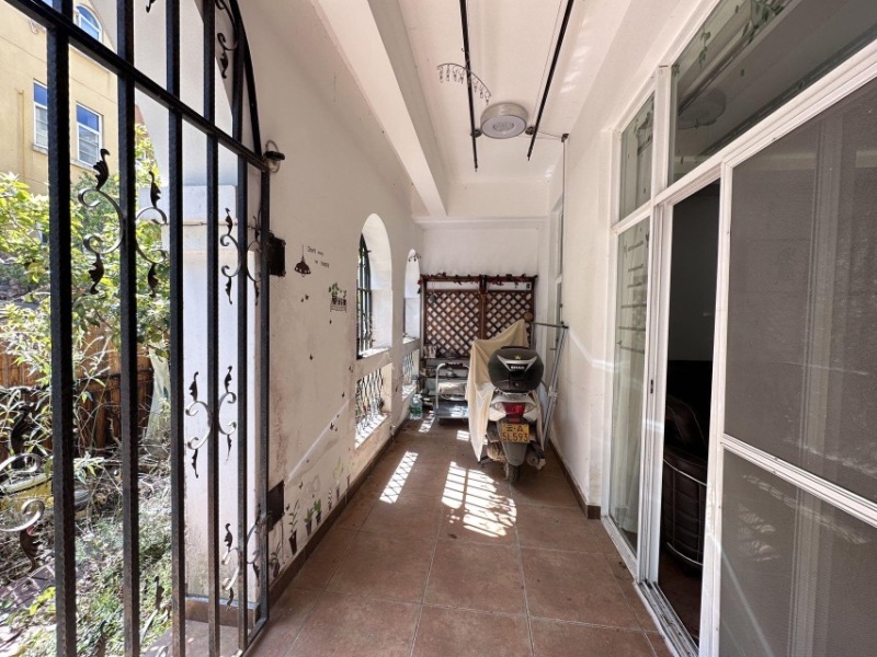 6室2廳3陽臺 東鳴佳苑別墅陽臺