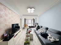 2室2廳1陽臺(tái) 人民路壹號(hào)廣場(chǎng)(壹號(hào)歡樂城)客廳