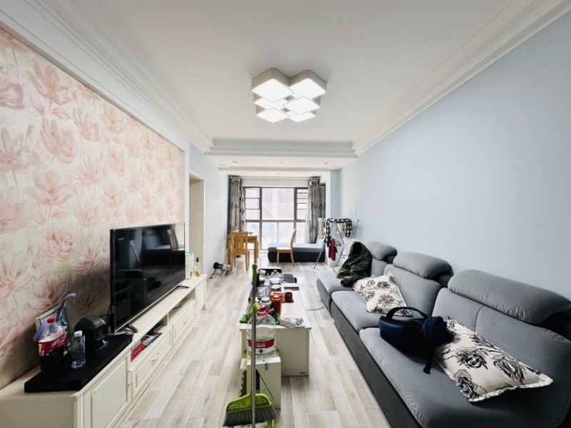 2室2廳1陽臺(tái) 人民路壹號(hào)廣場(chǎng)(壹號(hào)歡樂城)客廳