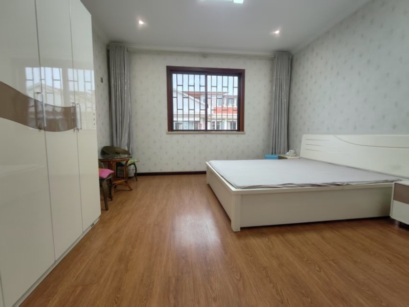 5室2廳3陽臺(tái) 香檳小鎮(zhèn)別墅臥室