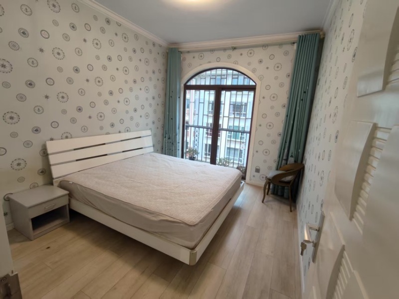 5室2廳3陽臺(tái) 香檳小鎮(zhèn)別墅臥室