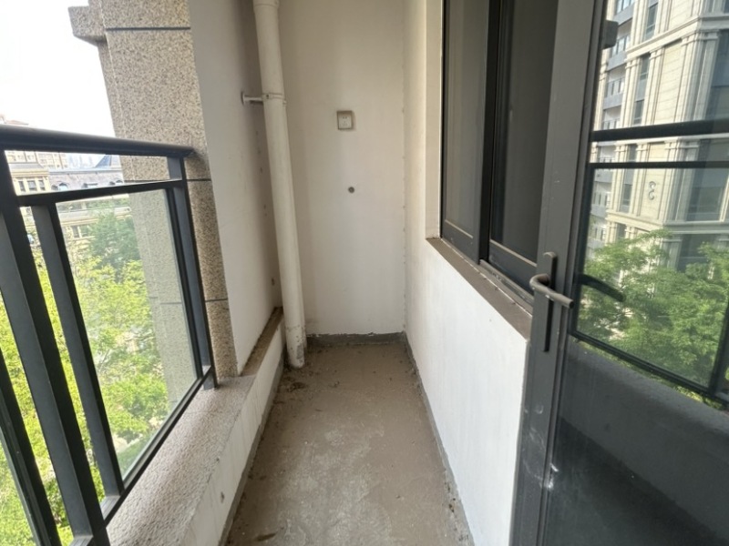 4室2廳1陽臺 海埂悅府陽臺