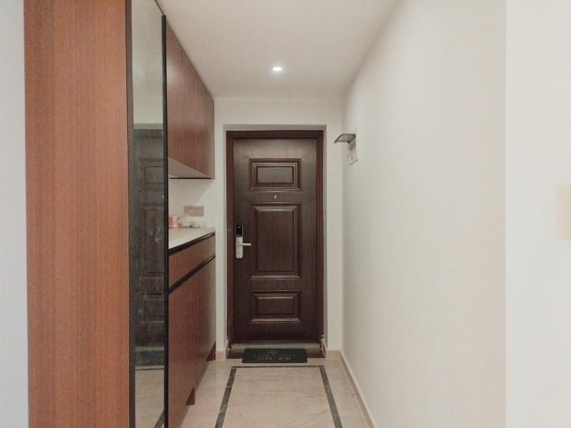 4室2廳2陽臺 萬科翡翠一期門廳