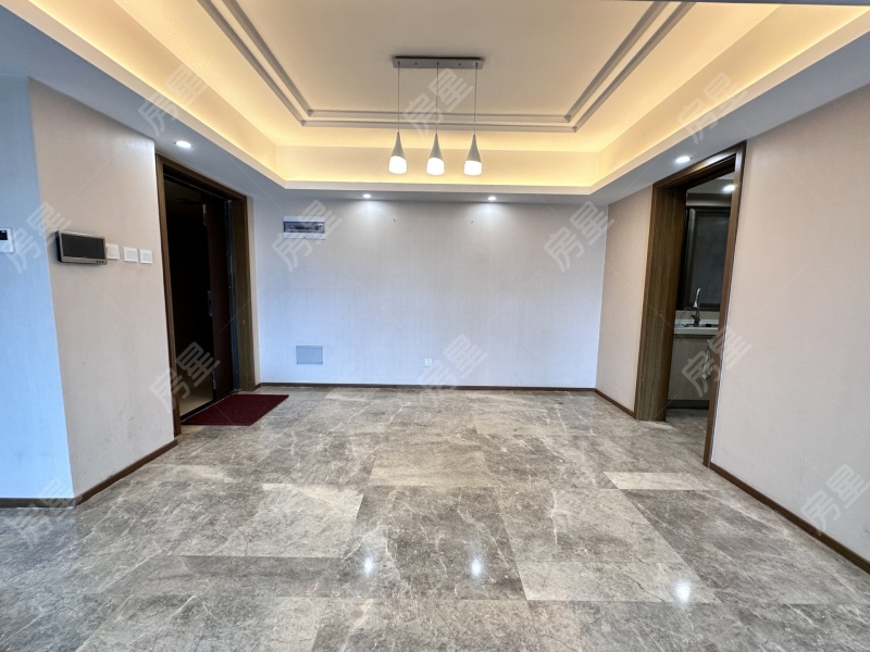 4室2廳2陽臺(tái) 七彩俊園餐廳