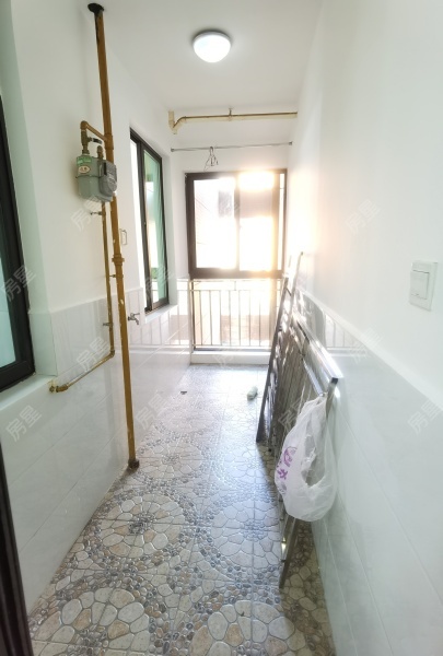 3室2廳1陽(yáng)臺(tái) 同德昆明廣場(chǎng)B區(qū)陽(yáng)臺(tái)