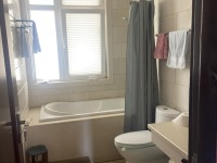 5室2廳3陽臺 世博生態(tài)城半山鄰里別墅衛(wèi)生間