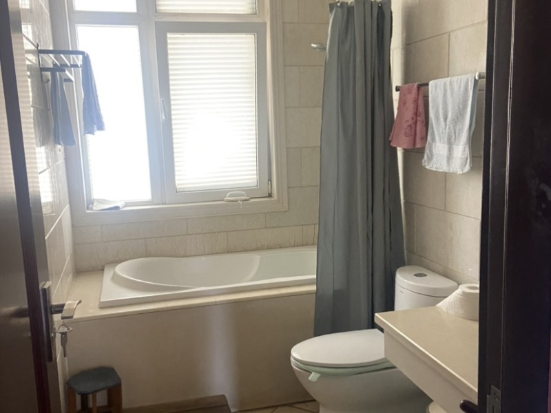 5室2廳3陽臺 世博生態(tài)城半山鄰里別墅衛(wèi)生間