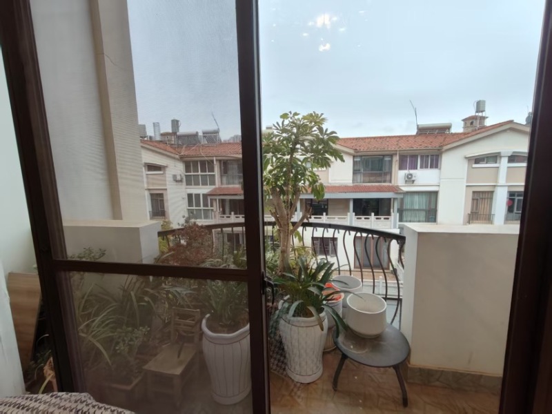 5室2廳3陽臺(tái) 香檳小鎮(zhèn)別墅陽臺(tái)